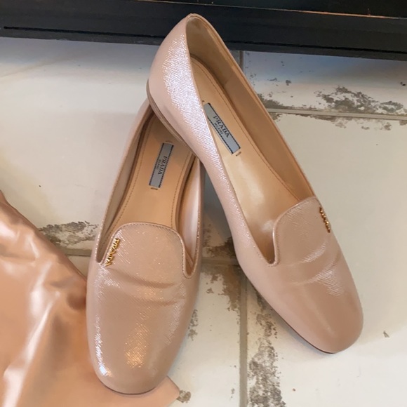 Beautiful Prada Calzature Donna slip on flats in Excellent condition size 39 - Picture 2 of 16